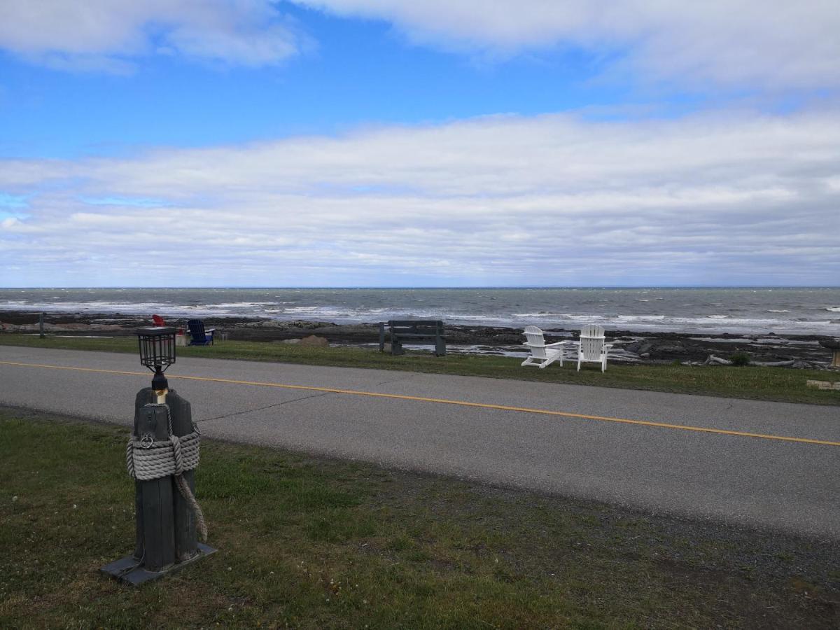 Les Cabines Du Phare Rimouski Exterior foto